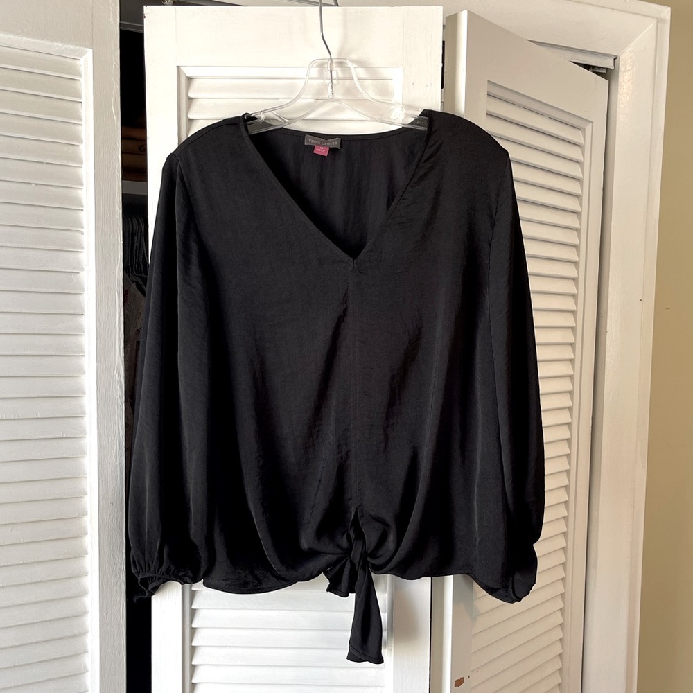 Vince Camuto tie waist black blouse M